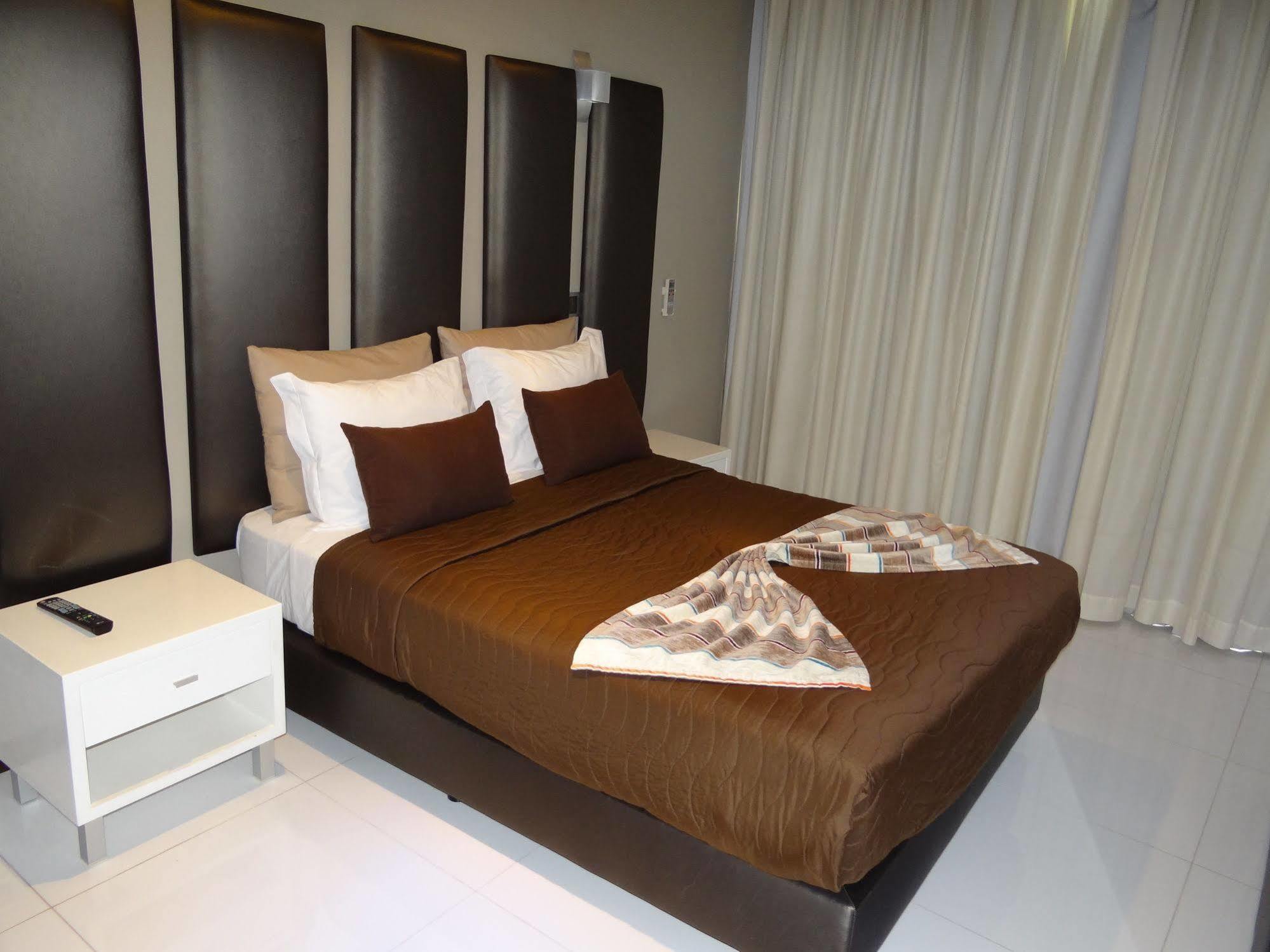 Rk Suite Hotel Luanda Exteriör bild